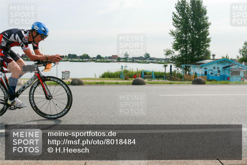 15.06.2025 - 27. Vierlanden-Triathlon H.Heesch http://msf.ph/oto/8018484 15.06.2025 09:31:54 Radfahren 143 meine-sportfotos.de