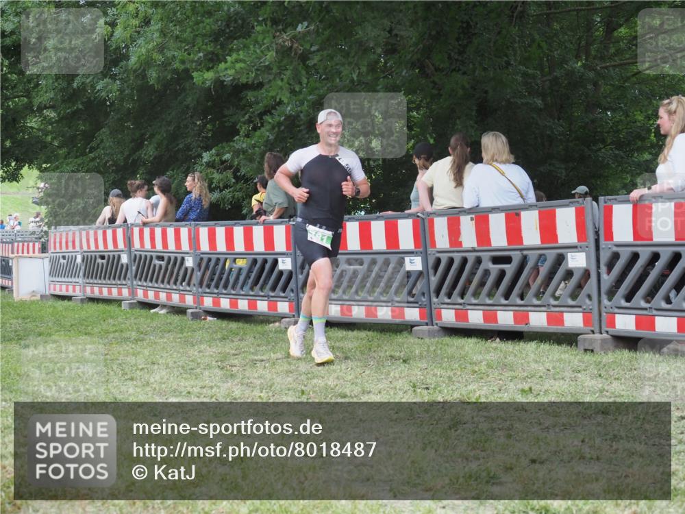 21.06.2025 - 27. Vierlanden-Triathlon KatJ http://msf.ph/oto/8018487 15.06.2025 13:18:27 Ziel 172, 781 meine-sportfotos.de