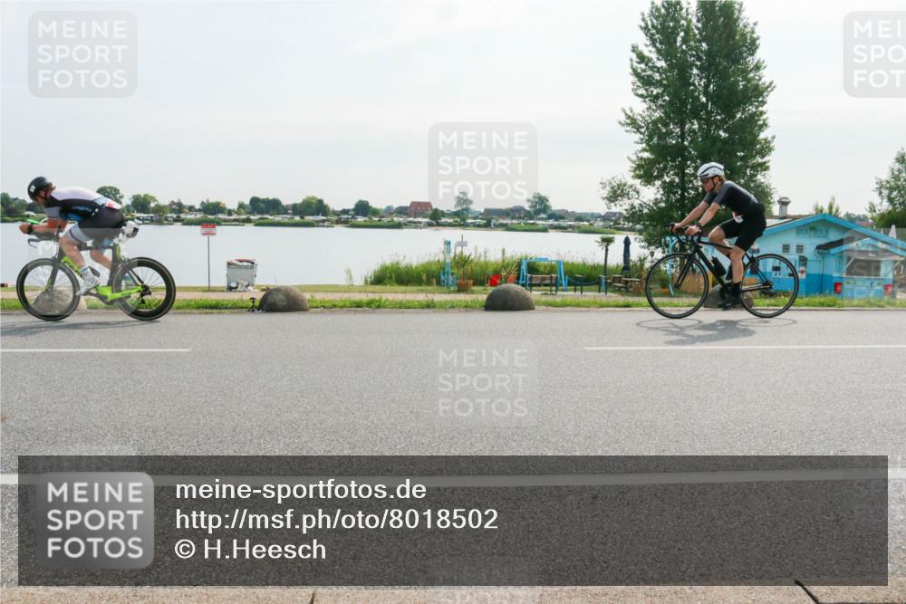 15.06.2025 - 27. Vierlanden-Triathlon H.Heesch http://msf.ph/oto/8018502 15.06.2025 09:32:01 Radfahren 18, 38, 93, 178, 185 meine-sportfotos.de