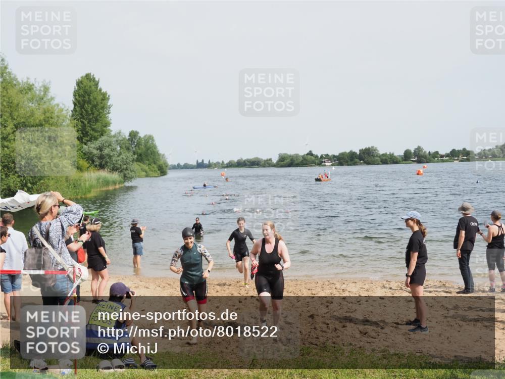 21.06.2025 - 27. Vierlanden-Triathlon MichiJ http://msf.ph/oto/8018522 15.06.2026 10:18:32 Schwimmen 495, 533, 535, 621, 628 meine-sportfotos.de