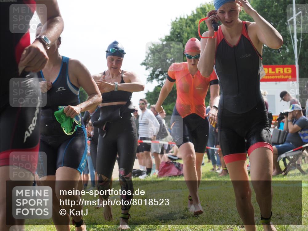 15.06.2025 - 27. Vierlanden-Triathlon KatJ http://msf.ph/oto/8018523 15.06.2025 10:17:41 Schwimmen 485, 488, 492, 493, 519, 532, 537, 552, 557, 562, 572, 582, 588, 594, 626 meine-sportfotos.de