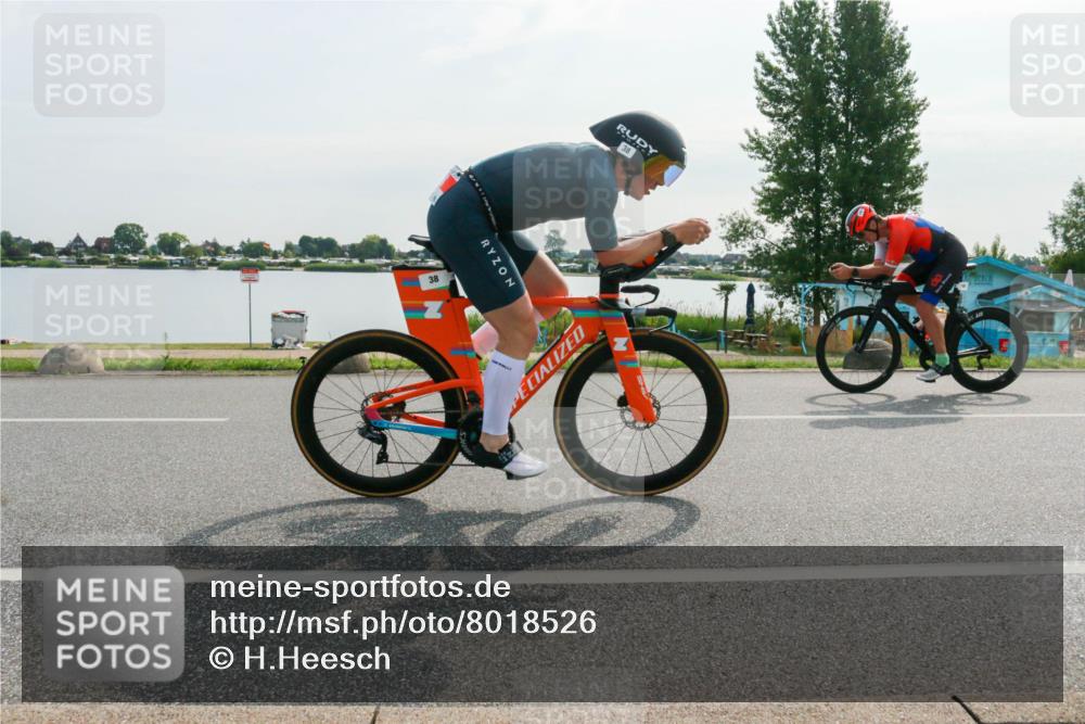 15.06.2025 - 27. Vierlanden-Triathlon H.Heesch http://msf.ph/oto/8018526 15.06.2025 09:32:04 Radfahren 18, 38, 93, 185, 193 meine-sportfotos.de