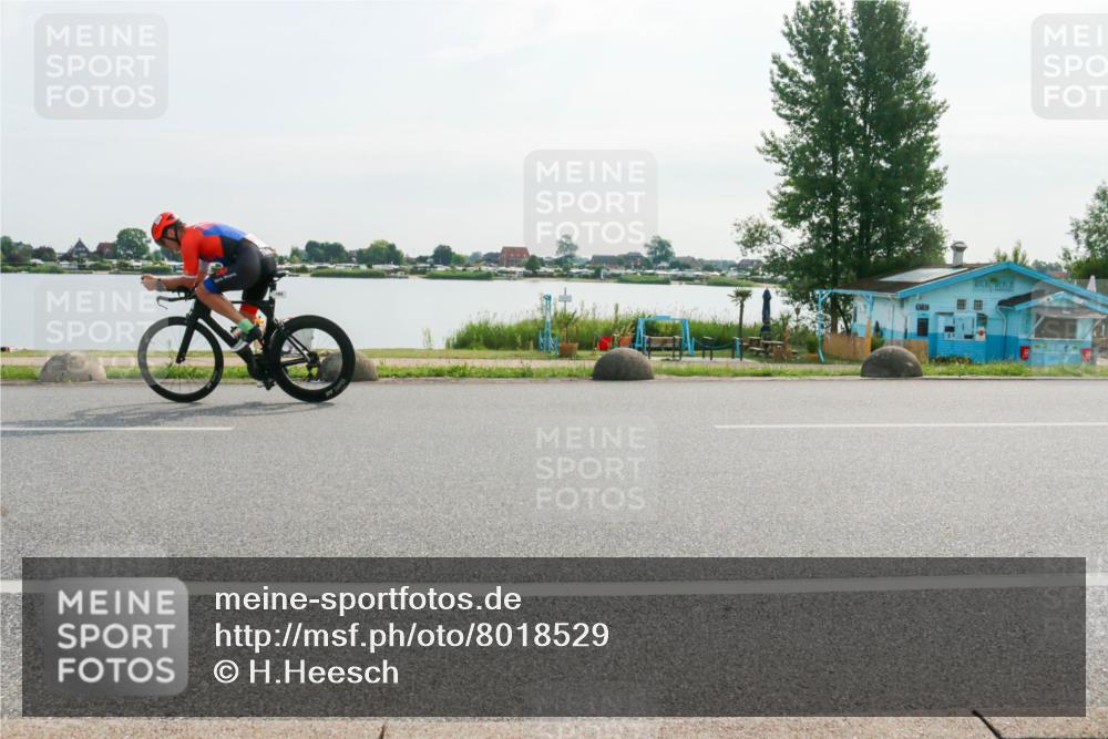 15.06.2025 - 27. Vierlanden-Triathlon H.Heesch http://msf.ph/oto/8018529 15.06.2025 09:32:05 Radfahren 18, 38, 93, 185, 193 meine-sportfotos.de
