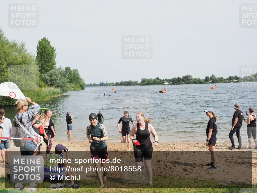 21.06.2025 - 27. Vierlanden-Triathlon MichiJ http://msf.ph/oto/8018558 15.06.2026 10:18:33 Schwimmen 495, 533, 621, 628 meine-sportfotos.de
