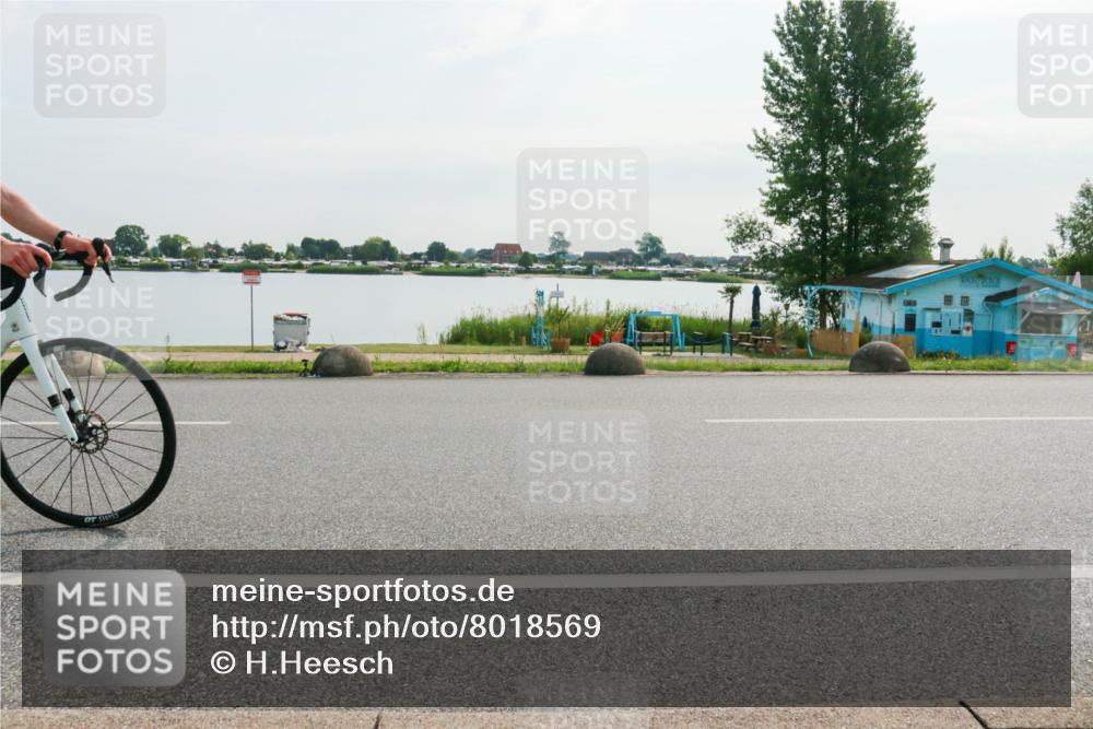 15.06.2025 - 27. Vierlanden-Triathlon H.Heesch http://msf.ph/oto/8018569 15.06.2025 09:32:25 Radfahren 68, 142, 169 meine-sportfotos.de