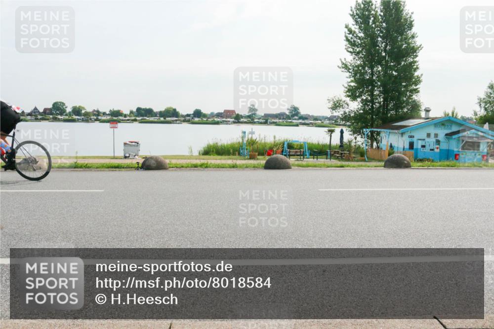 15.06.2025 - 27. Vierlanden-Triathlon H.Heesch http://msf.ph/oto/8018584 15.06.2025 09:32:45 Radfahren 71, 84 meine-sportfotos.de