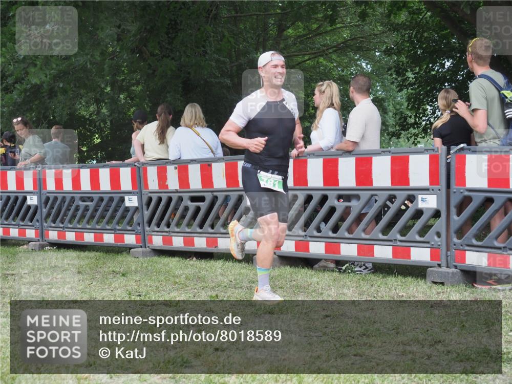 21.06.2025 - 27. Vierlanden-Triathlon KatJ http://msf.ph/oto/8018589 15.06.2025 13:18:28 Ziel 172, 781 meine-sportfotos.de