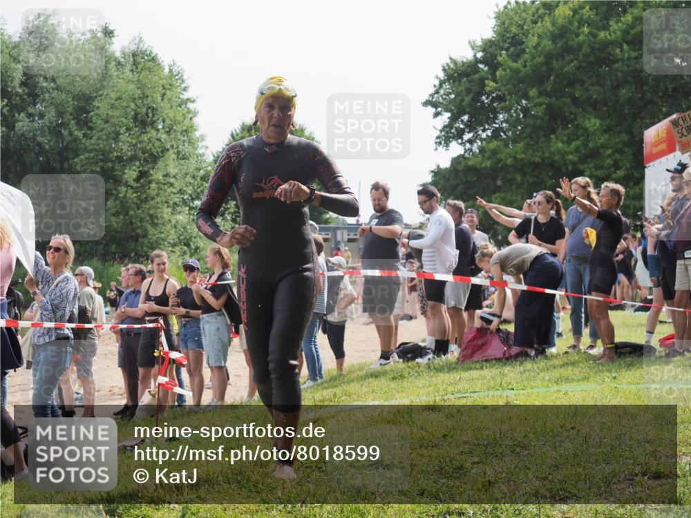 15.06.2025 - 27. Vierlanden-Triathlon KatJ http://msf.ph/oto/8018599 15.06.2025 10:17:46 Schwimmen 485, 488, 492, 493, 519, 522, 532, 537, 552, 557, 562, 563, 588, 626 meine-sportfotos.de