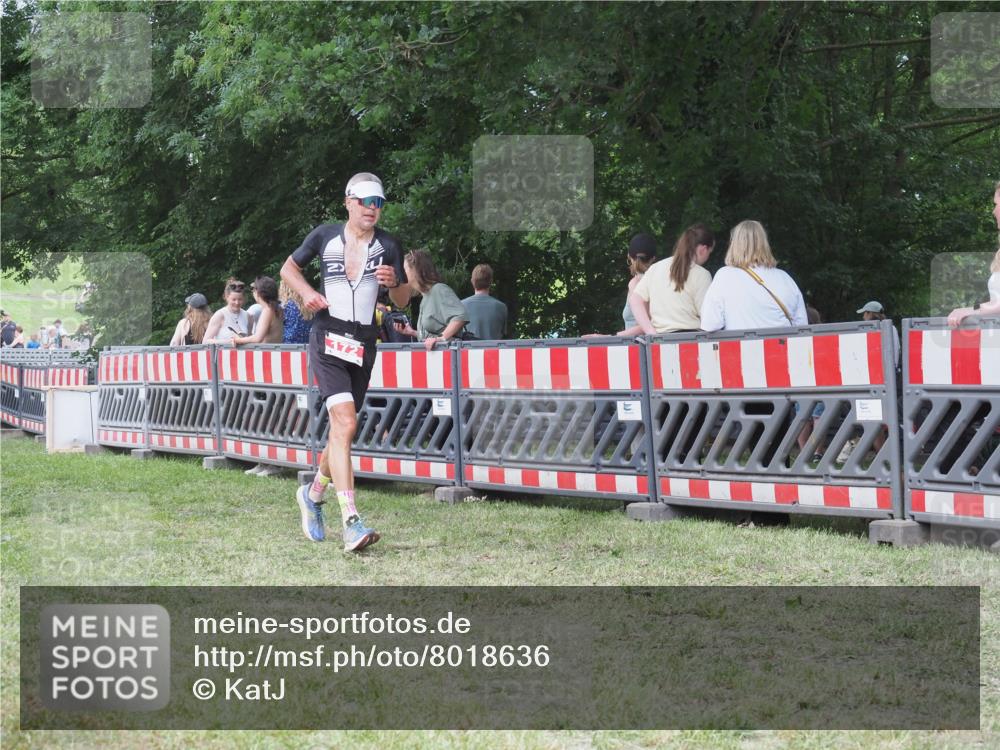 21.06.2025 - 27. Vierlanden-Triathlon KatJ http://msf.ph/oto/8018636 15.06.2025 13:18:30 Ziel 172 meine-sportfotos.de