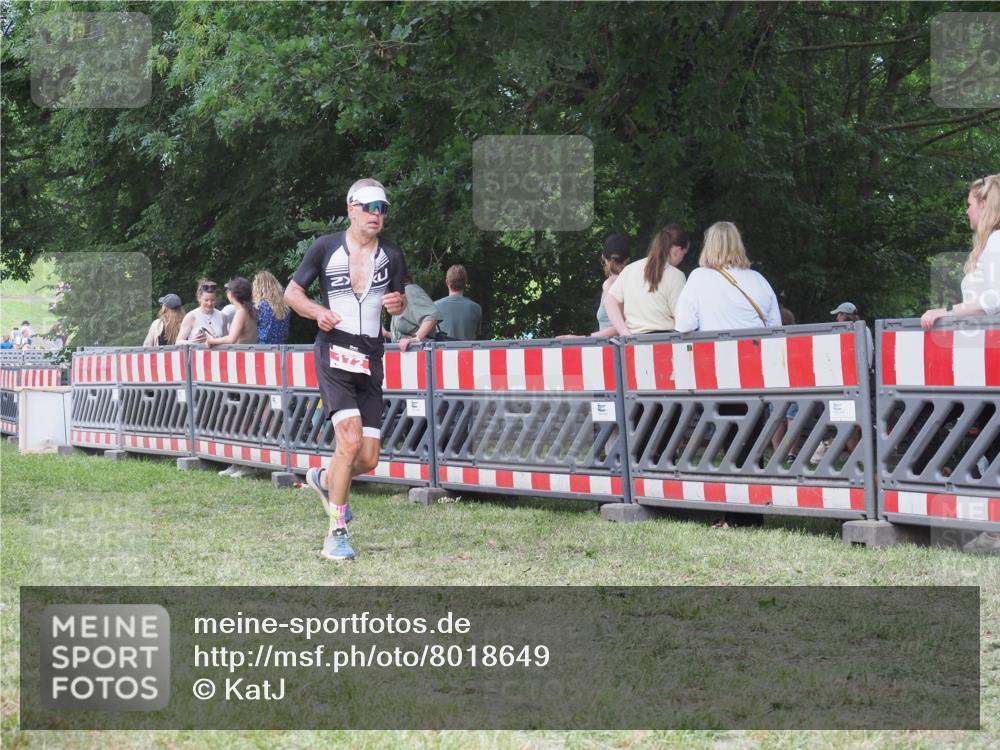 21.06.2025 - 27. Vierlanden-Triathlon KatJ http://msf.ph/oto/8018649 15.06.2025 13:18:30 Ziel 172 meine-sportfotos.de