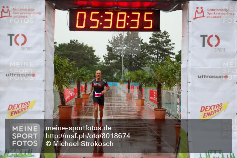 15.06.2025 - 7 Türme Triathlon Michael Strokosch http://msf.ph/oto/8018674 15.06.2025 15:38:35 Ziel 301 meine-sportfotos.de