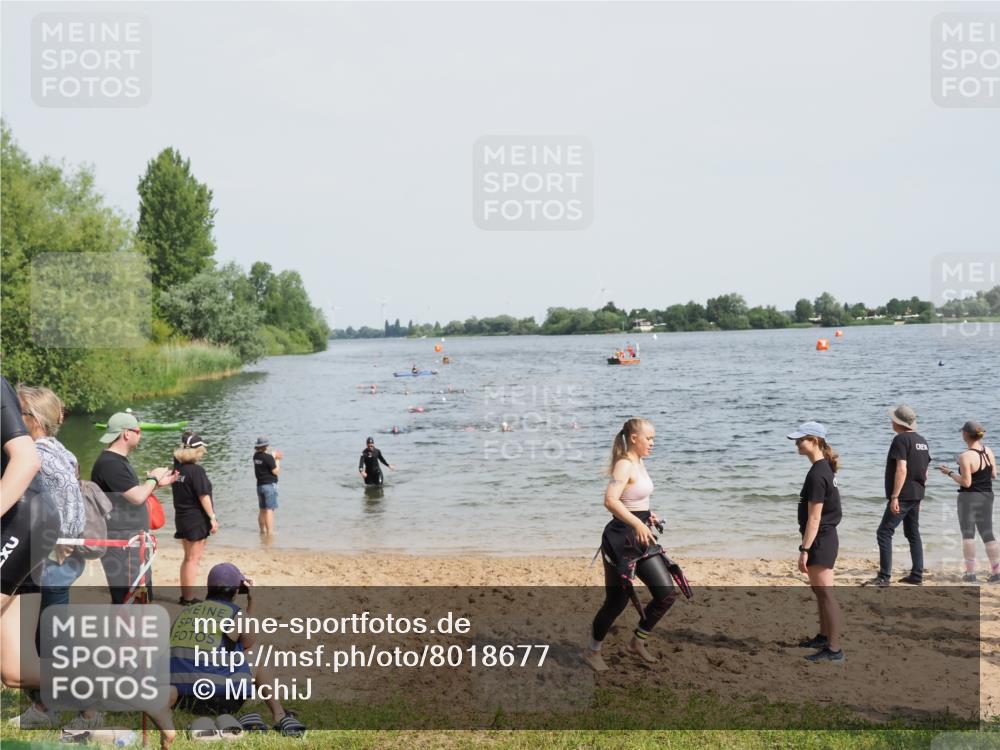 21.06.2025 - 27. Vierlanden-Triathlon MichiJ http://msf.ph/oto/8018677 15.06.2026 10:18:35 Schwimmen 495, 533, 621, 628 meine-sportfotos.de