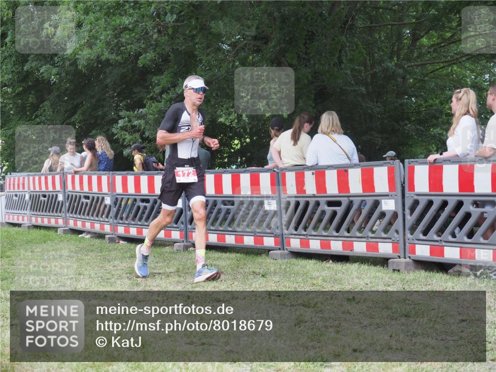 21.06.2025 - 27. Vierlanden-Triathlon KatJ http://msf.ph/oto/8018679 15.06.2025 13:18:30 Ziel 172 meine-sportfotos.de