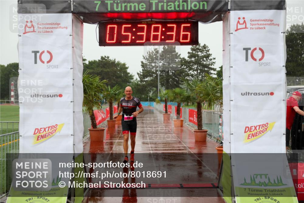 15.06.2025 - 7 Türme Triathlon Michael Strokosch http://msf.ph/oto/8018691 15.06.2025 15:38:36 Ziel 301 meine-sportfotos.de