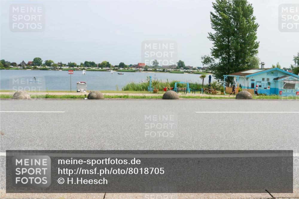 21.06.2025 - 27. Vierlanden-Triathlon H.Heesch http://msf.ph/oto/8018705 15.06.2025 12:00:24 Radfahren 930, 939 meine-sportfotos.de