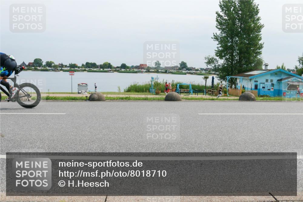 15.06.2025 - 27. Vierlanden-Triathlon H.Heesch http://msf.ph/oto/8018710 15.06.2025 11:15:22 Radfahren 687, 817, 853, 862 meine-sportfotos.de