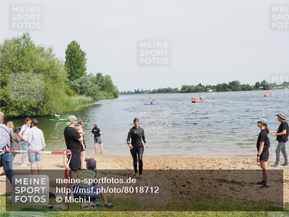 21.06.2025 - 27. Vierlanden-Triathlon MichiJ http://msf.ph/oto/8018712 15.06.2026 10:18:43 Schwimmen 536 meine-sportfotos.de