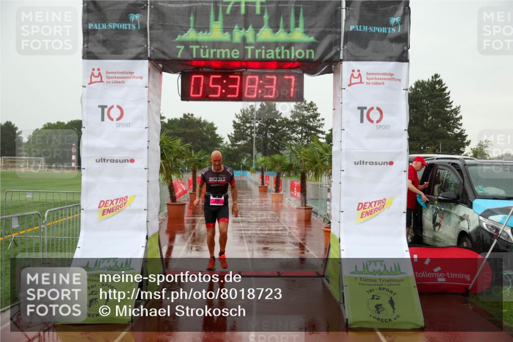 15.06.2025 - 7 Türme Triathlon Michael Strokosch http://msf.ph/oto/8018723 15.06.2025 15:38:37 Ziel 301 meine-sportfotos.de