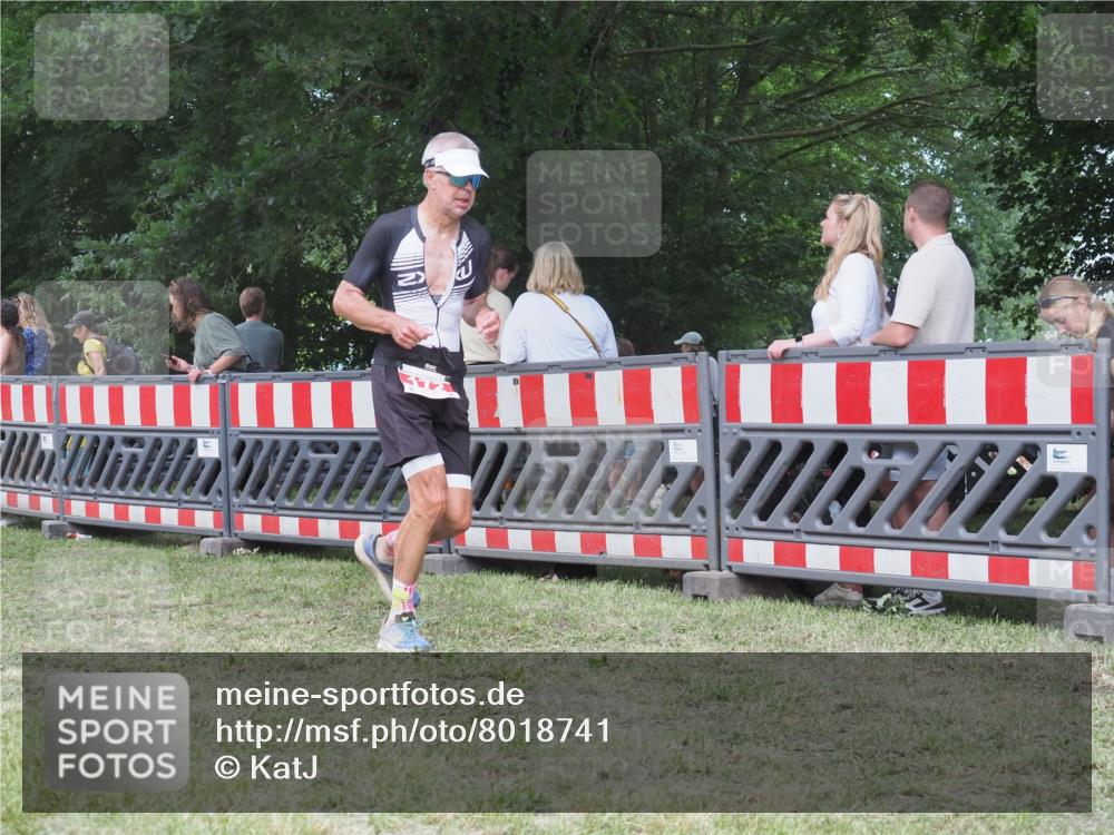 21.06.2025 - 27. Vierlanden-Triathlon KatJ http://msf.ph/oto/8018741 15.06.2025 13:18:31 Ziel 172 meine-sportfotos.de