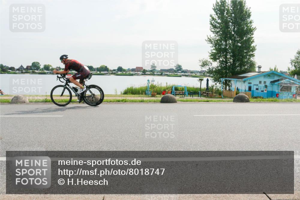 15.06.2025 - 27. Vierlanden-Triathlon H.Heesch http://msf.ph/oto/8018747 15.06.2025 09:33:48 Radfahren 90, 97, 150 meine-sportfotos.de