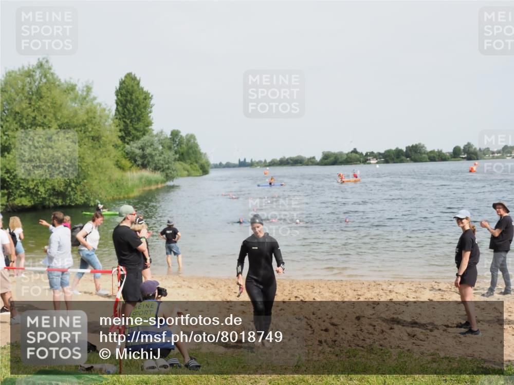 21.06.2025 - 27. Vierlanden-Triathlon MichiJ http://msf.ph/oto/8018749 15.06.2026 10:18:45 Schwimmen 536 meine-sportfotos.de