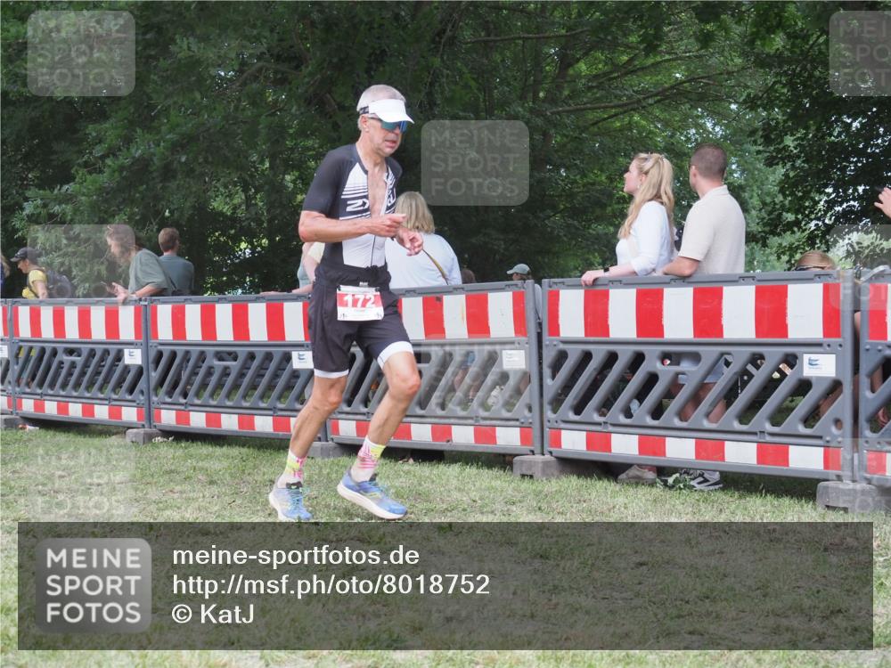 21.06.2025 - 27. Vierlanden-Triathlon KatJ http://msf.ph/oto/8018752 15.06.2025 13:18:31 Ziel 172 meine-sportfotos.de