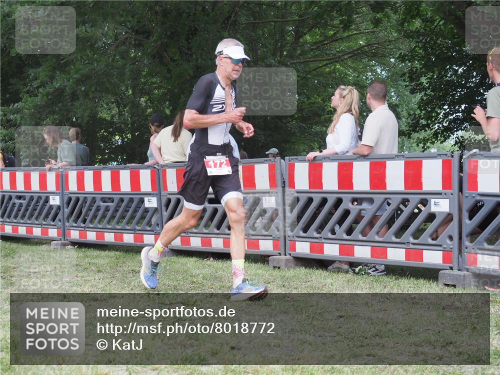 21.06.2025 - 27. Vierlanden-Triathlon KatJ http://msf.ph/oto/8018772 15.06.2025 13:18:31 Ziel 172 meine-sportfotos.de
