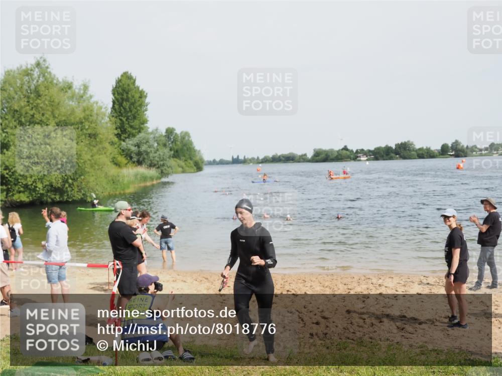 21.06.2025 - 27. Vierlanden-Triathlon MichiJ http://msf.ph/oto/8018776 15.06.2026 10:18:45 Schwimmen 536 meine-sportfotos.de