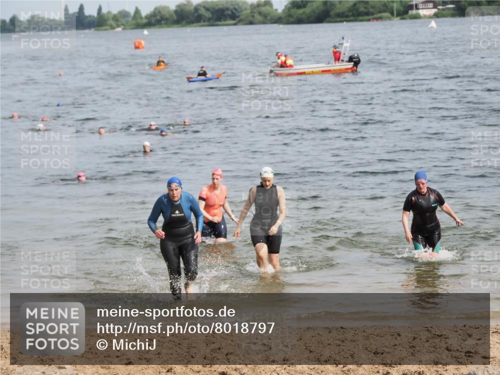 21.06.2025 - 27. Vierlanden-Triathlon MichiJ http://msf.ph/oto/8018797 15.06.2026 10:19:01 Schwimmen 478, 498 meine-sportfotos.de