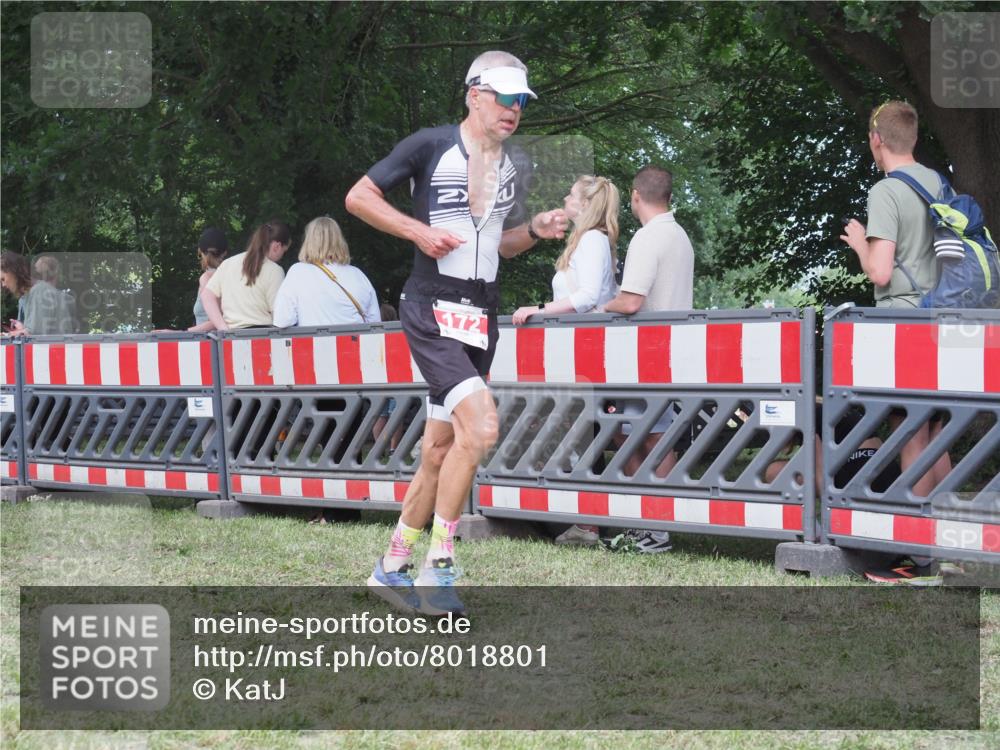 21.06.2025 - 27. Vierlanden-Triathlon KatJ http://msf.ph/oto/8018801 15.06.2025 13:18:31 Ziel 172 meine-sportfotos.de