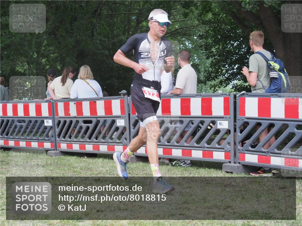 21.06.2025 - 27. Vierlanden-Triathlon KatJ http://msf.ph/oto/8018815 15.06.2025 13:18:31 Ziel 172 meine-sportfotos.de