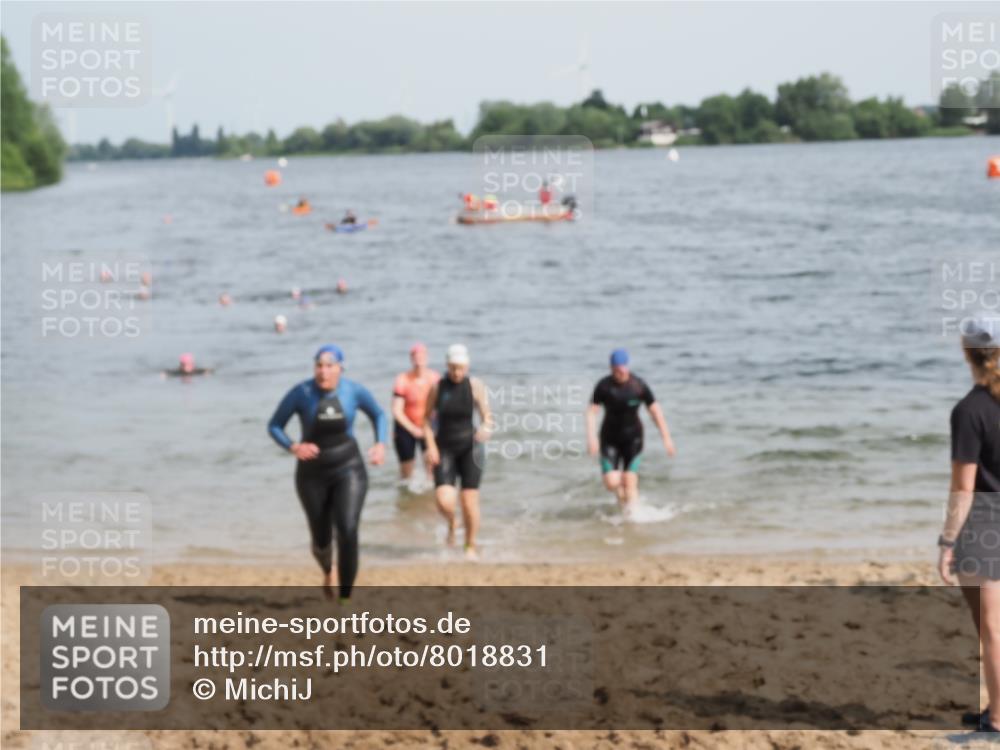 21.06.2025 - 27. Vierlanden-Triathlon MichiJ http://msf.ph/oto/8018831 15.06.2026 10:19:04 Schwimmen 478, 498, 543, 558 meine-sportfotos.de