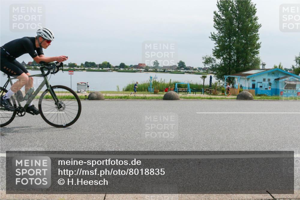 15.06.2025 - 27. Vierlanden-Triathlon H.Heesch http://msf.ph/oto/8018835 15.06.2025 11:15:42 Radfahren 65, 147, 198, 531, 670 meine-sportfotos.de