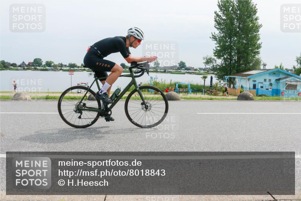 15.06.2025 - 27. Vierlanden-Triathlon H.Heesch http://msf.ph/oto/8018843 15.06.2025 11:15:42 Radfahren 65, 147, 198, 531, 670 meine-sportfotos.de