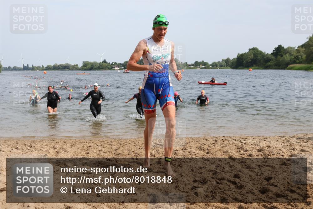 15.06.2025 - 27. Vierlanden-Triathlon Lena Gebhardt http://msf.ph/oto/8018848 15.06.2025 10:16:51 Schwimmen 471, 484, 501, 516, 551, 566, 595, 604, 610, 633 meine-sportfotos.de