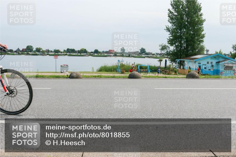 15.06.2025 - 27. Vierlanden-Triathlon H.Heesch http://msf.ph/oto/8018855 15.06.2025 11:15:44 Radfahren 65, 147, 531, 670, 729 meine-sportfotos.de