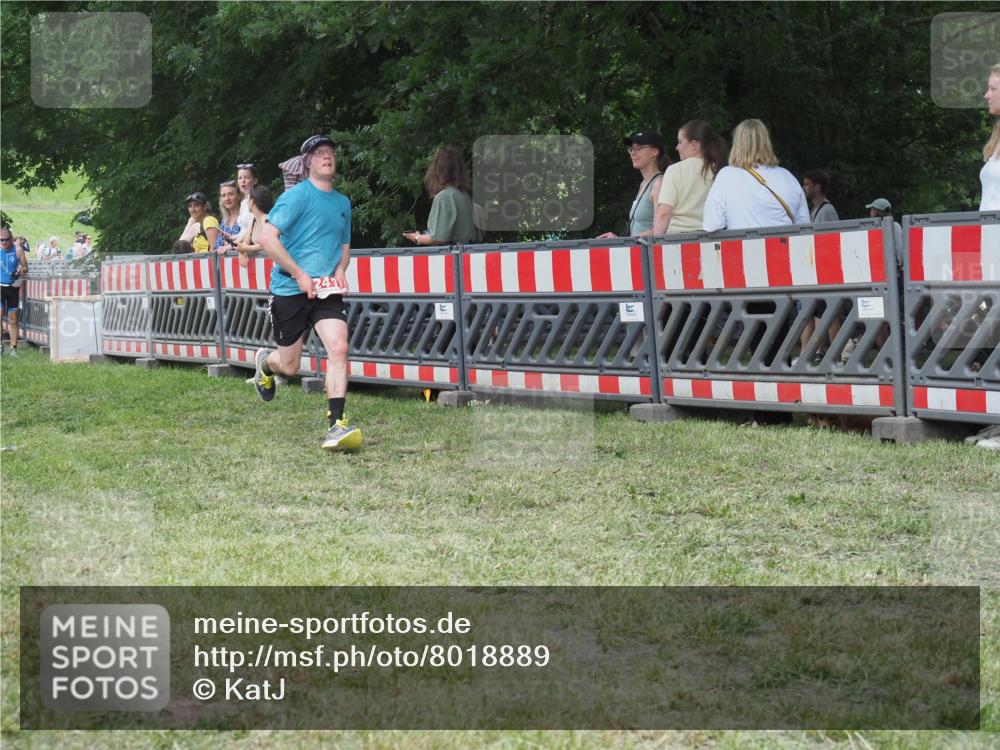 21.06.2025 - 27. Vierlanden-Triathlon KatJ http://msf.ph/oto/8018889 15.06.2025 13:18:43 Ziel 241, 855 meine-sportfotos.de