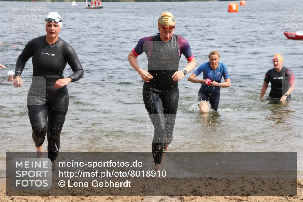 15.06.2025 - 27. Vierlanden-Triathlon Lena Gebhardt http://msf.ph/oto/8018910 15.06.2025 10:16:53 Schwimmen 471, 484, 501, 516, 551, 566, 595, 604, 610, 633 meine-sportfotos.de