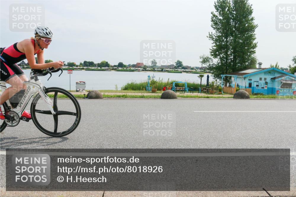 15.06.2025 - 27. Vierlanden-Triathlon H.Heesch http://msf.ph/oto/8018926 15.06.2025 10:20:41 Radfahren 181, 182, 227 meine-sportfotos.de