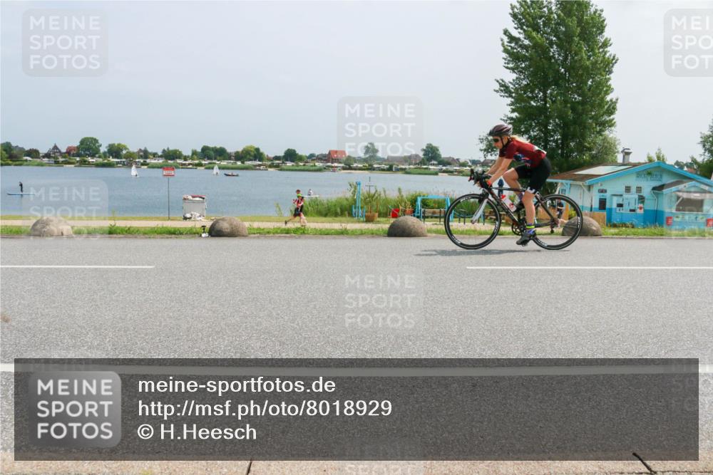 21.06.2025 - 27. Vierlanden-Triathlon H.Heesch http://msf.ph/oto/8018929 15.06.2025 12:00:34 Radfahren 966 meine-sportfotos.de