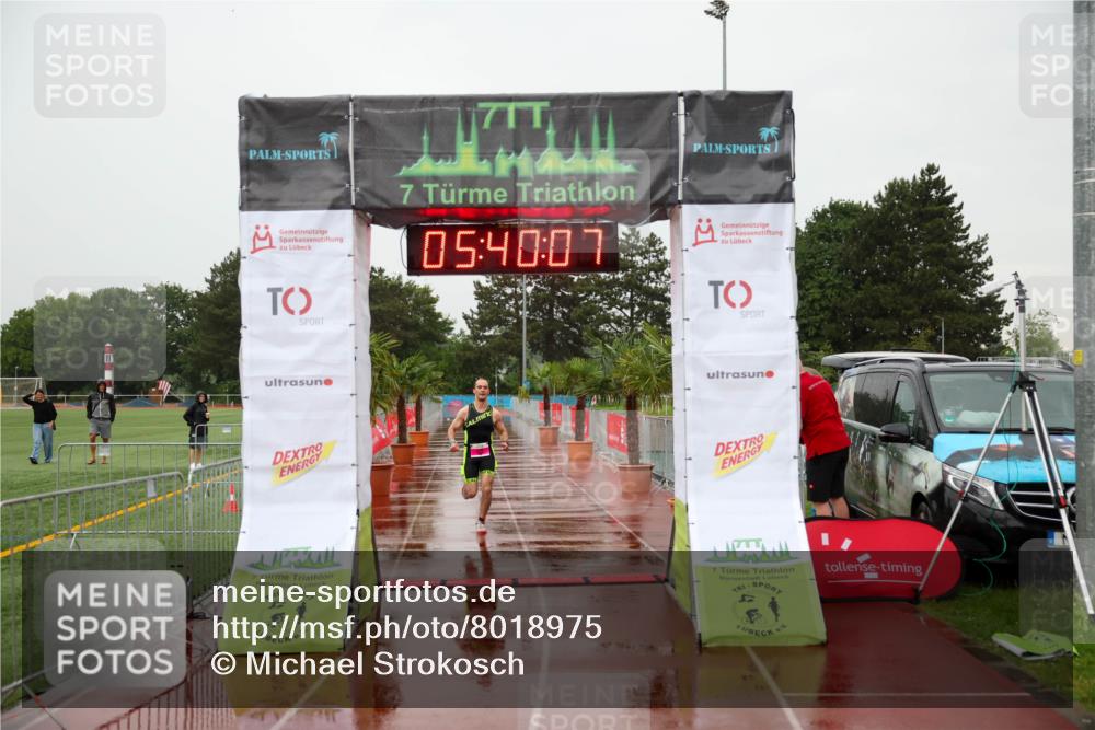 15.06.2025 - 7 Türme Triathlon Michael Strokosch http://msf.ph/oto/8018975 15.06.2025 15:40:07 Ziel 271 meine-sportfotos.de