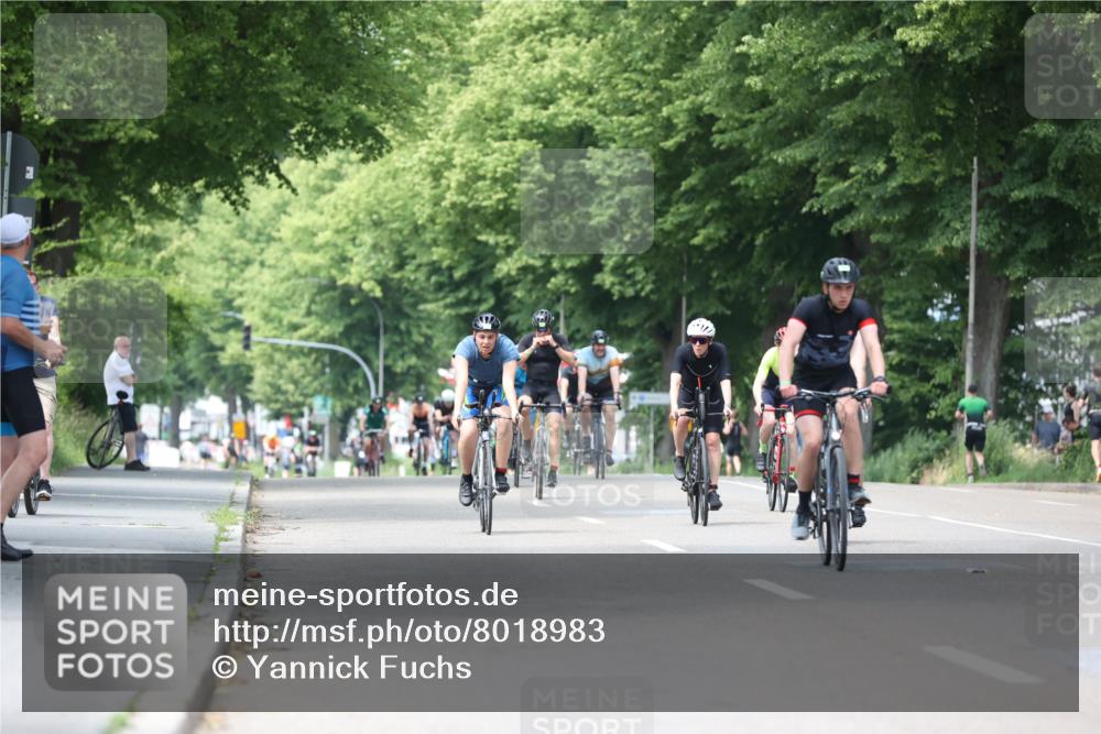 15.06.2025 - 7 Türme Triathlon Yannick Fuchs http://msf.ph/oto/8018983 15.06.2025 13:31:49 Radfahren 327, 582, 665, 708, 784, 990, 1198 meine-sportfotos.de