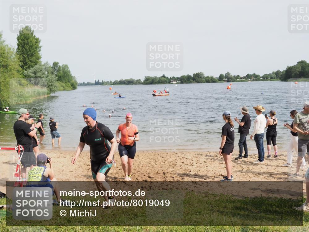 21.06.2025 - 27. Vierlanden-Triathlon MichiJ http://msf.ph/oto/8019049 15.06.2026 10:19:11 Schwimmen 474, 478, 498, 543, 558 meine-sportfotos.de