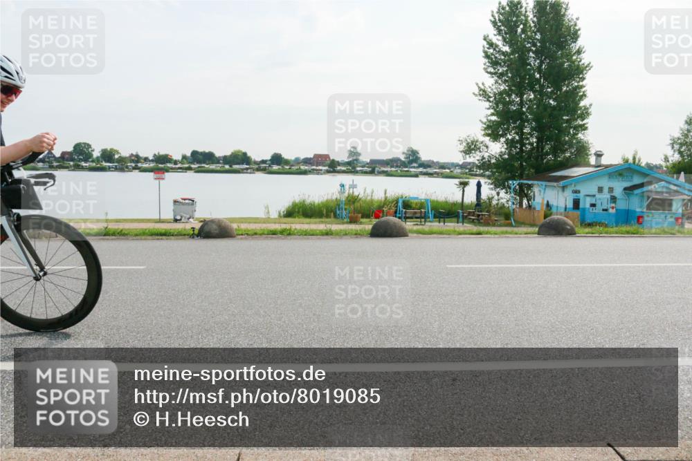 15.06.2025 - 27. Vierlanden-Triathlon H.Heesch http://msf.ph/oto/8019085 15.06.2025 09:36:40 Radfahren 10, 144 meine-sportfotos.de
