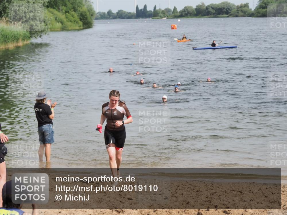 21.06.2025 - 27. Vierlanden-Triathlon MichiJ http://msf.ph/oto/8019110 15.06.2026 10:19:17 Schwimmen 474, 543, 558 meine-sportfotos.de