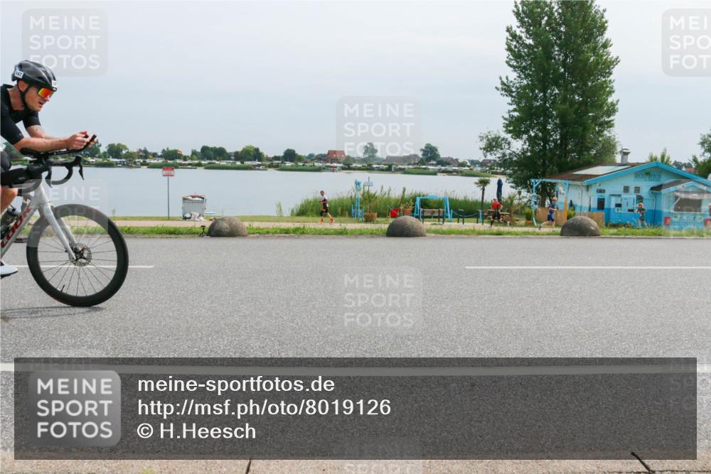 15.06.2025 - 27. Vierlanden-Triathlon H.Heesch http://msf.ph/oto/8019126 15.06.2025 11:15:46 Radfahren 147, 531, 670, 729 meine-sportfotos.de