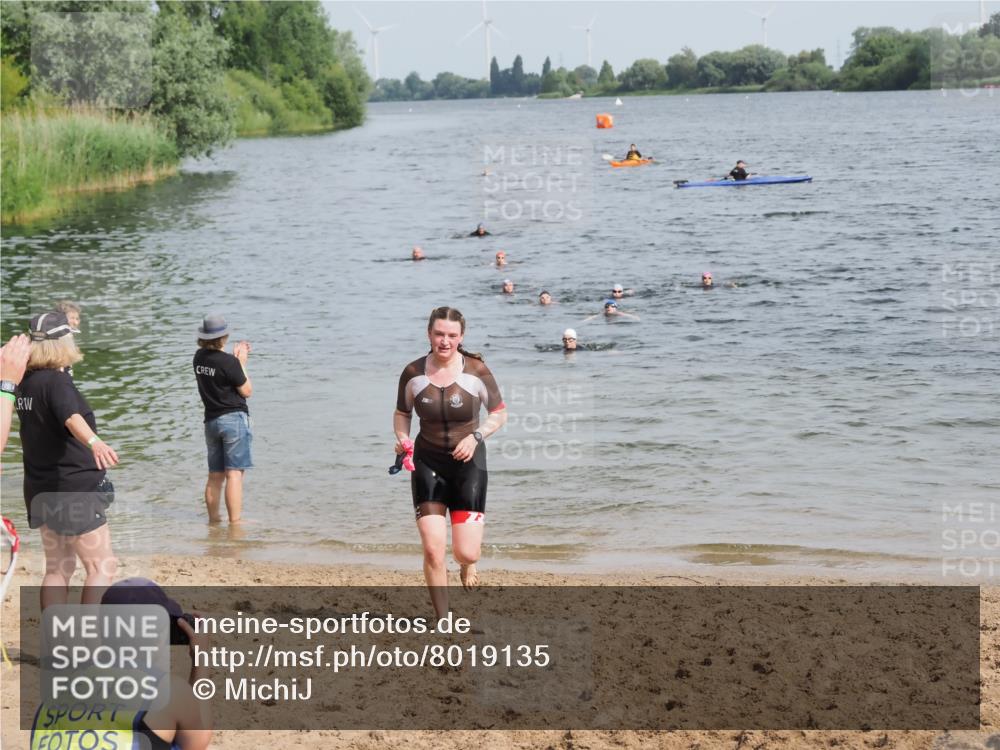 21.06.2025 - 27. Vierlanden-Triathlon MichiJ http://msf.ph/oto/8019135 15.06.2026 10:19:17 Schwimmen 474, 543, 558 meine-sportfotos.de