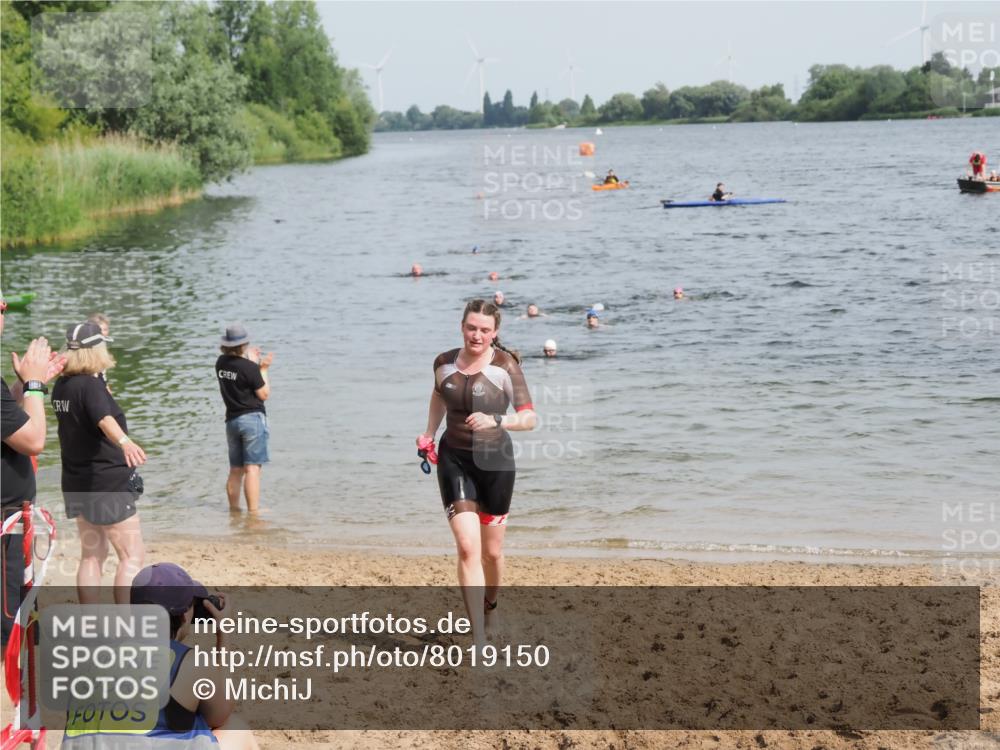 21.06.2025 - 27. Vierlanden-Triathlon MichiJ http://msf.ph/oto/8019150 15.06.2026 10:19:18 Schwimmen 474, 543, 558 meine-sportfotos.de