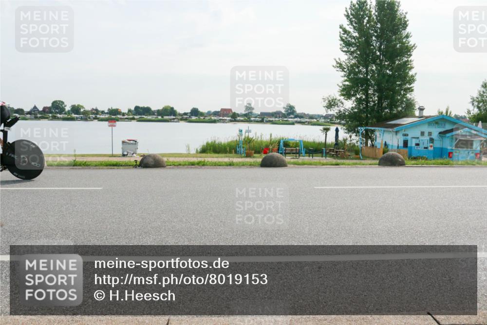 15.06.2025 - 27. Vierlanden-Triathlon H.Heesch http://msf.ph/oto/8019153 15.06.2025 09:36:54 Radfahren 38, 178, 185 meine-sportfotos.de