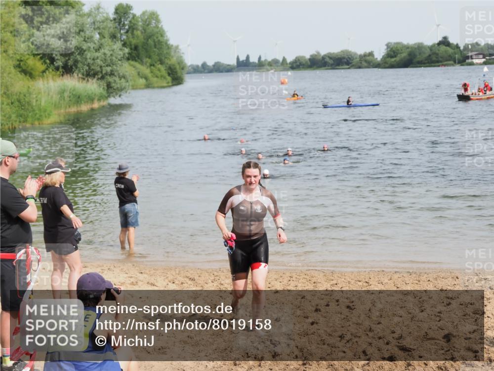 21.06.2025 - 27. Vierlanden-Triathlon MichiJ http://msf.ph/oto/8019158 15.06.2026 10:19:18 Schwimmen 474, 543, 558 meine-sportfotos.de